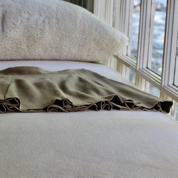 alice + olivia Box Pleat Khaki Skirt - Picture 9 of 10